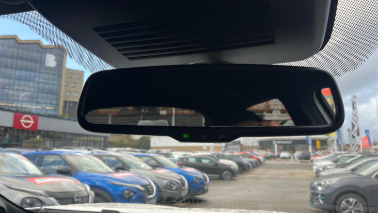 Nissan Juke 1.0 DiG-T 114 N-Connecta 5dr DCT Petrol Hatchback